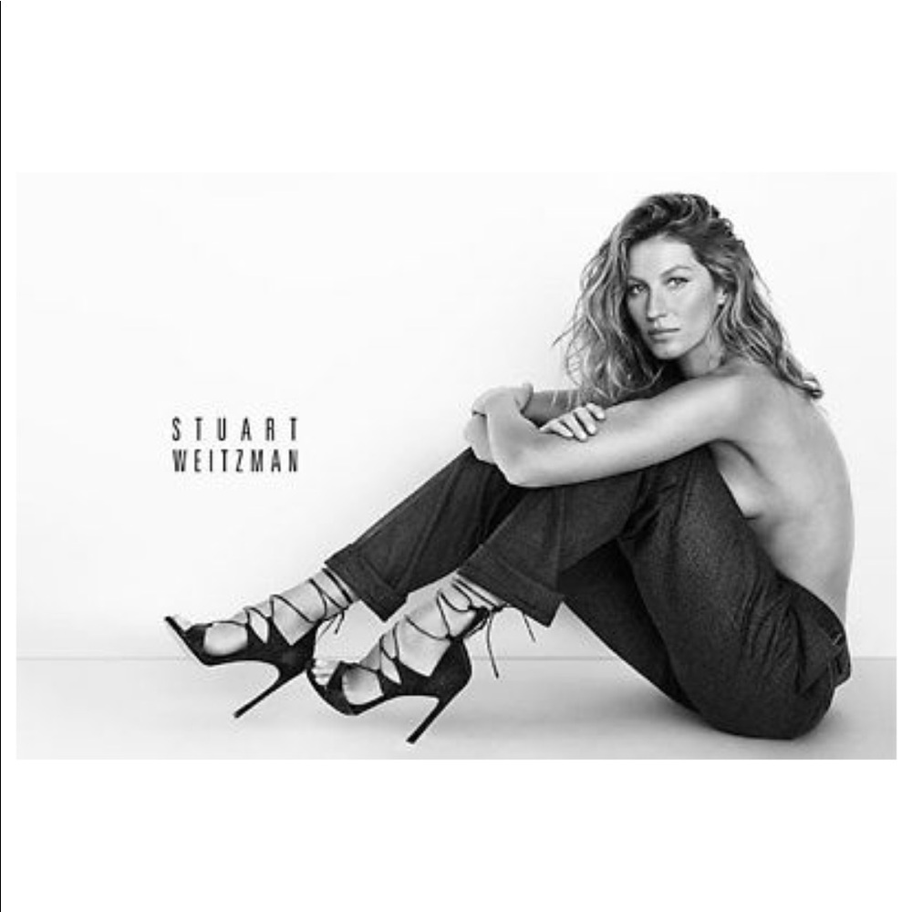 📌Stuart Weitzman lace-up genuine lather sandals.